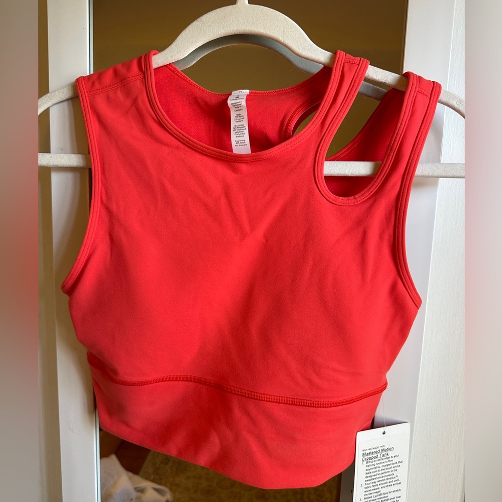 Mastered Motion Cropped Tank - Thermal Red NWT - Picture 4 of 6